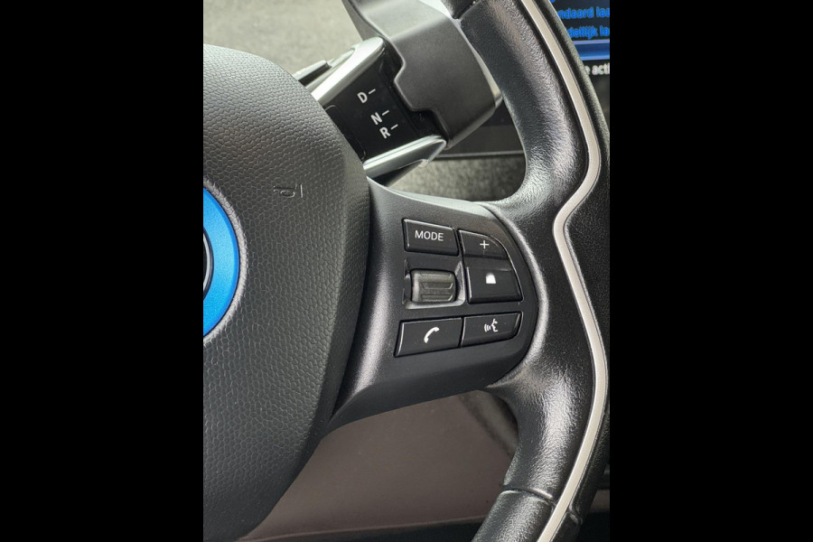 BMW i3 Comfort 94Ah 33 kWh - Navigatie I Airco I Leer I Sport velgen 20 inch I LED I Dealer onderhouden