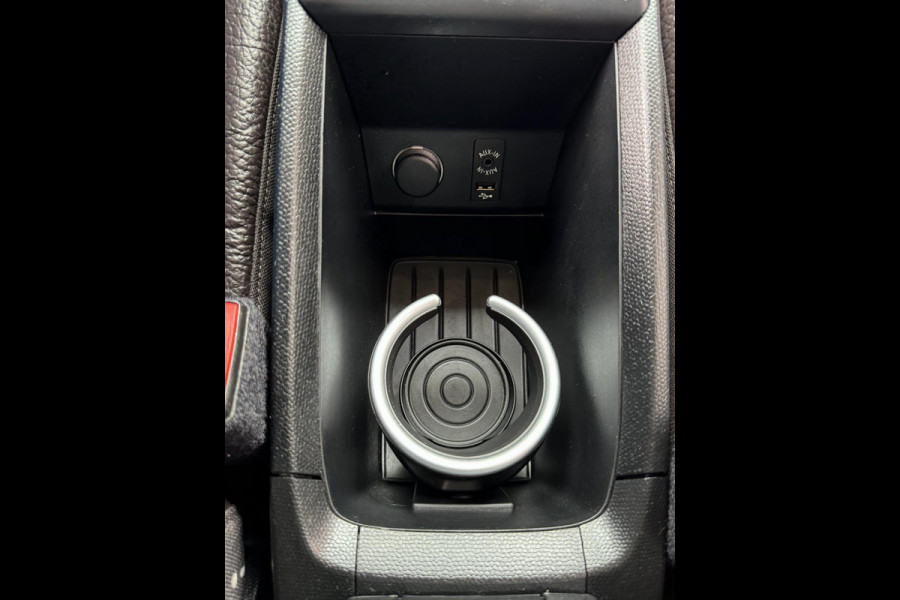 BMW i3 Comfort 94Ah 33 kWh - Navigatie I Airco I Leer I Sport velgen 20 inch I LED I Dealer onderhouden