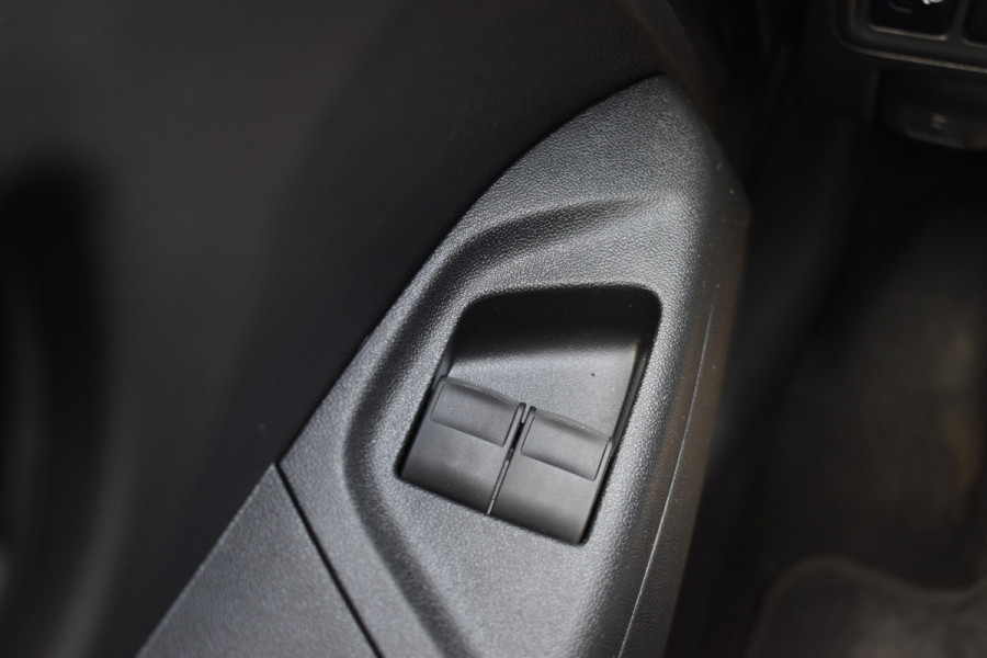 Peugeot 108 1.0 e-VTi Active 5-drs / Airco / Mistlampen / Getint glas /