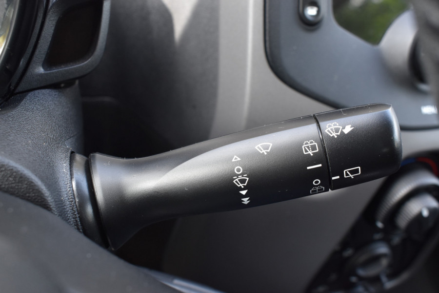 Peugeot 108 1.0 e-VTi Active 5-drs / Airco / Mistlampen / Getint glas /