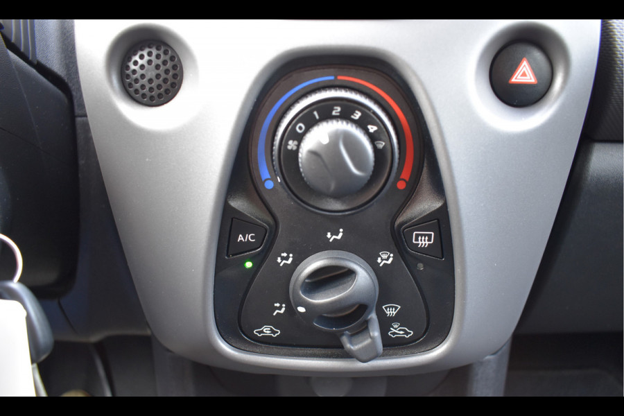 Peugeot 108 1.0 e-VTi Active 5-drs / Airco / Mistlampen / Getint glas /