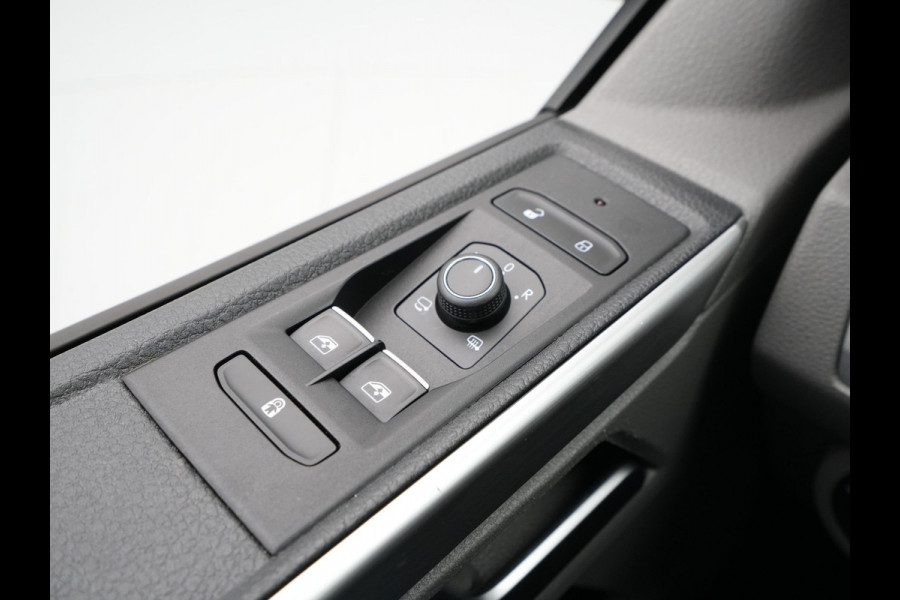 Volkswagen Transporter 2.0 TDI 150pk DSG L1H1 28 Bulli Navigatie Leder Led Acc Pdc Carplay