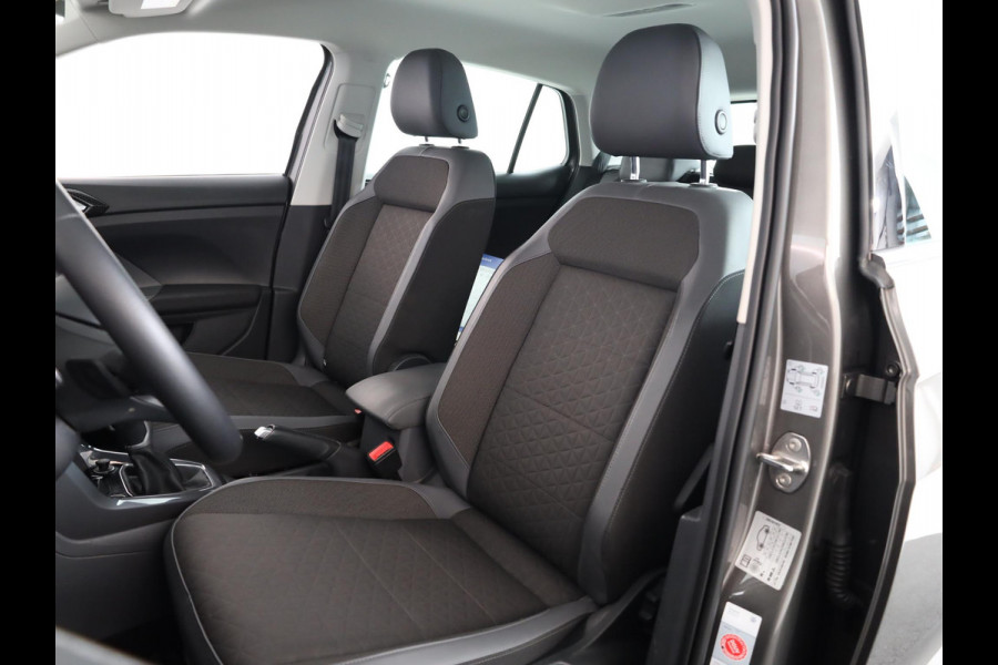 Volkswagen T-Cross 1.0 TSI Style 110 pk Automaat (DSG) | Navigatie | Parkeersensoren | Achteruitrijcamera | Adaptieve cruise control | LED koplampen |