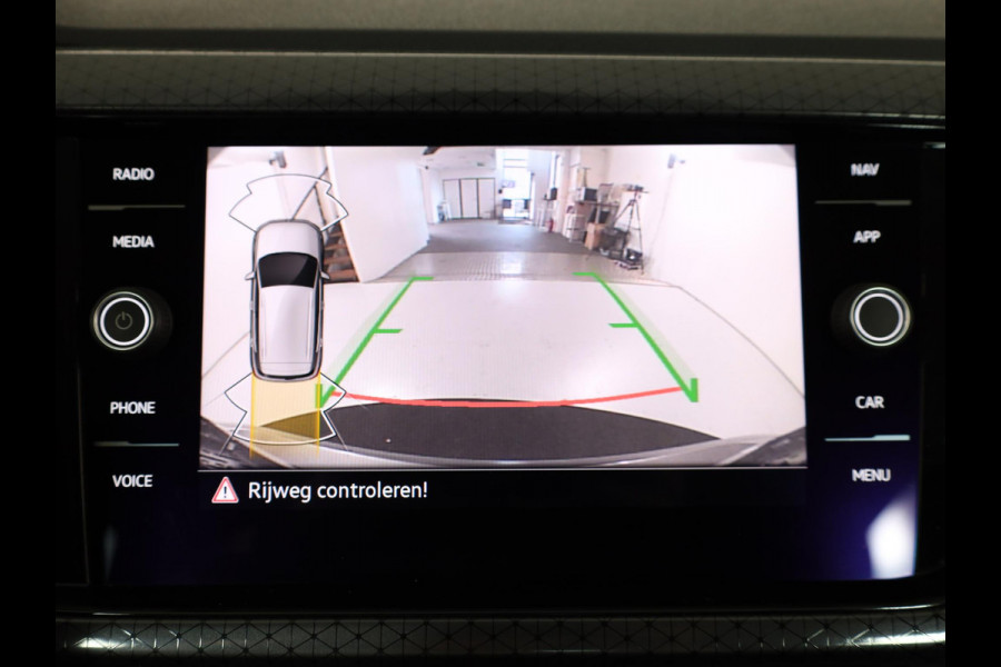 Volkswagen T-Cross 1.0 TSI Style 110 pk Automaat (DSG) | Navigatie | Parkeersensoren | Achteruitrijcamera | Adaptieve cruise control | LED koplampen |