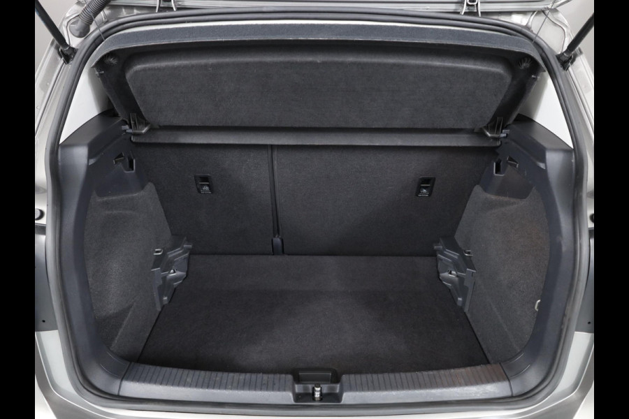 Volkswagen T-Cross 1.0 TSI Style 110 pk Automaat (DSG) | Navigatie | Parkeersensoren | Achteruitrijcamera | Adaptieve cruise control | LED koplampen |