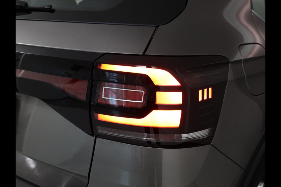 Volkswagen T-Cross 1.0 TSI Style 110 pk Automaat (DSG) | Navigatie | Parkeersensoren | Achteruitrijcamera | Adaptieve cruise control | LED koplampen |