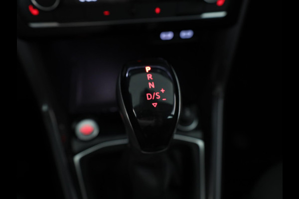 Volkswagen T-Cross 1.0 TSI Style 110 pk Automaat (DSG) | Navigatie | Parkeersensoren | Achteruitrijcamera | Adaptieve cruise control | LED koplampen |