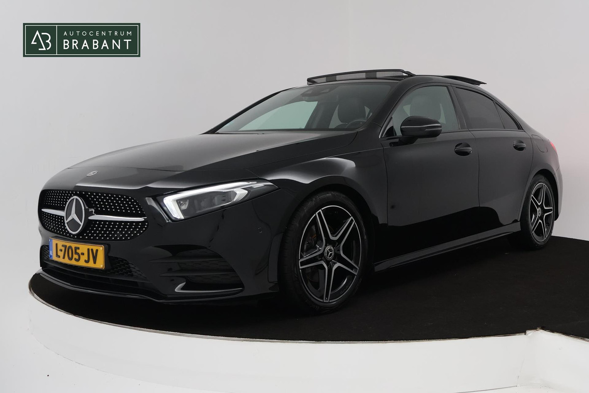 Mercedes-Benz A-Klasse 180 Business Solution AMG (PANORAMADAK, SFEERVERLICHTING, STOELVERWARMING, CAMERA, GOED ONDERHOUDEN) Mercedes-Benz A-Klasse 180 Business Solution AMG (PANORAMADAK, SFEERVERLICHTING, STOELVERWARMING, CAMERA, GOED ONDERHOUDEN)