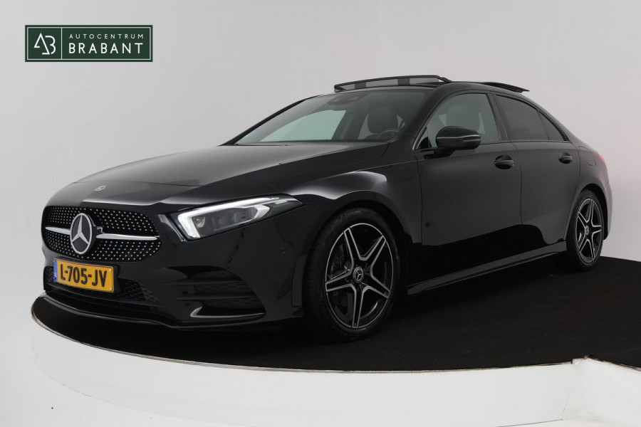 Mercedes-Benz A-Klasse 180 Business Solution AMG (PANORAMADAK, SFEERVERLICHTING, STOELVERWARMING, CAMERA, GOED ONDERHOUDEN)