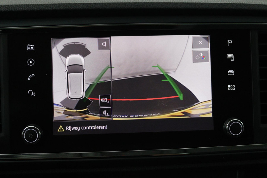 Seat Ateca 1.0 EcoTSI Style Business Intense (PARKEERSENSOREN, CRUISE CONTROL, NAVIGATIE, CARPLAY, NL-AUTO, GOED ONDERHOUDEN)