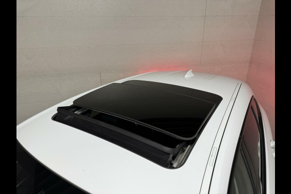 BMW 1-serie 118i Sport Pano Virtual Carplay Sfeer Cruise NAP