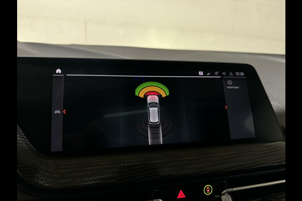 BMW 1-serie 118i Sport Pano Virtual Carplay Sfeer Cruise NAP