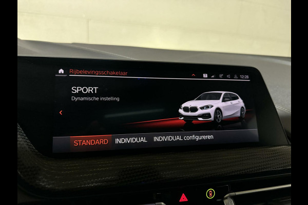 BMW 1-serie 118i Sport Pano Virtual Carplay Sfeer Cruise NAP