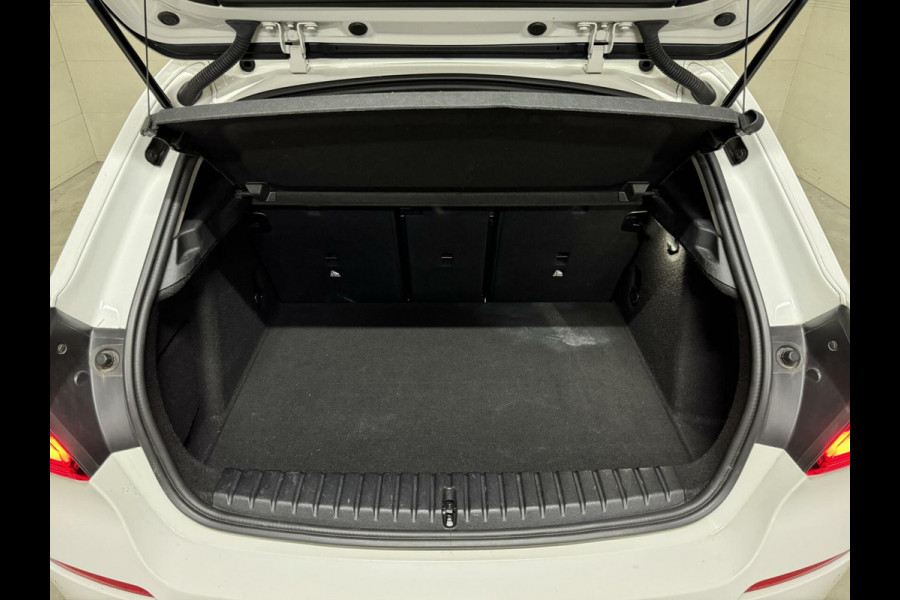BMW 1-serie 118i Sport Pano Virtual Carplay Sfeer Cruise NAP