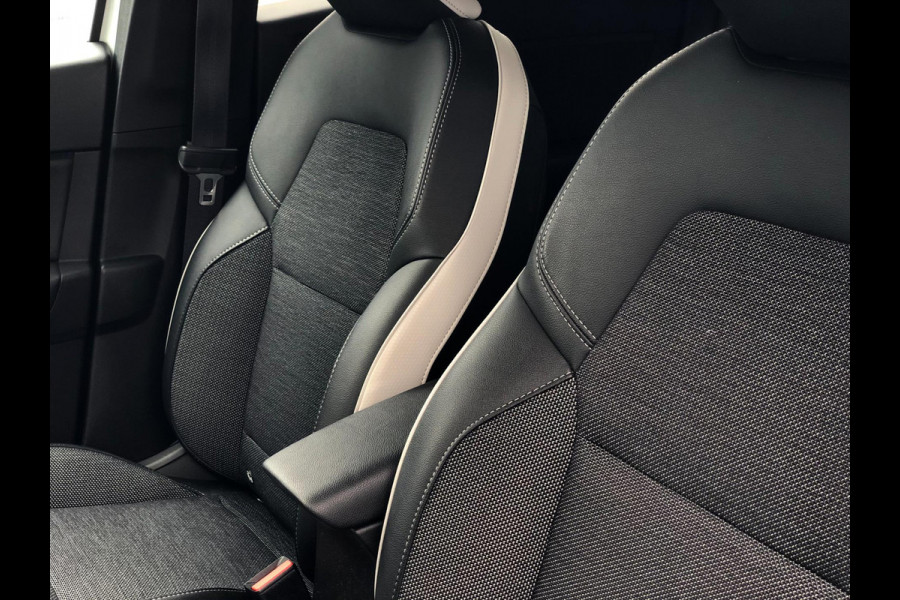 Renault Captur 1.6 E-Tech Plug-in Hybrid 160 Intens | Navi, Camera, Stoel+Stuurverw., Cruise, Half leder, Climate, Virt. Cockp. |
