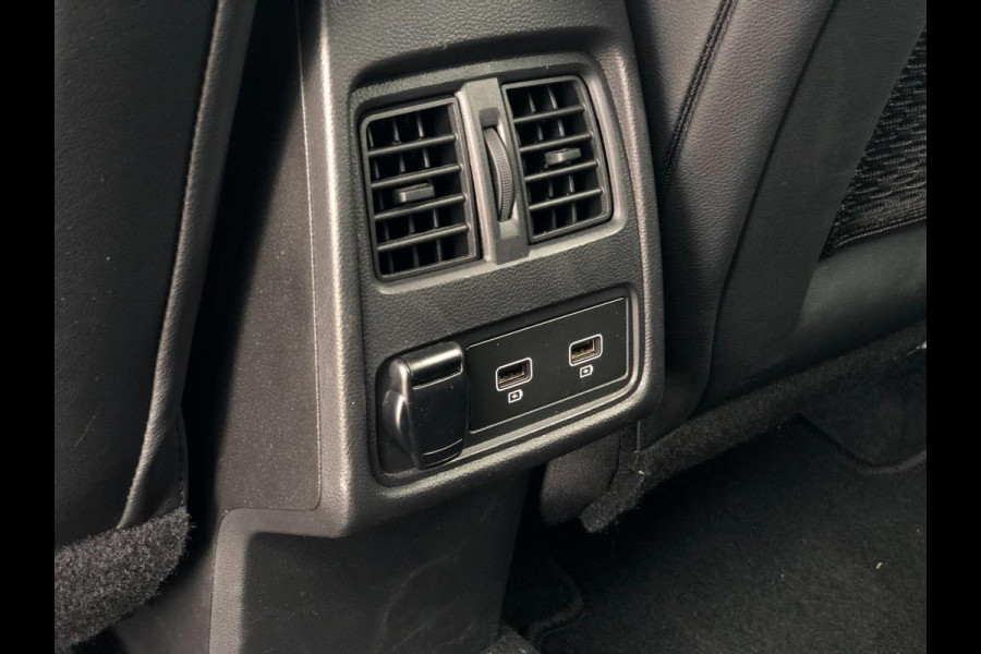Renault Captur 1.6 E-Tech Plug-in Hybrid 160 Intens | Navi, Camera, Stoel+Stuurverw., Cruise, Half leder, Climate, Virt. Cockp. |