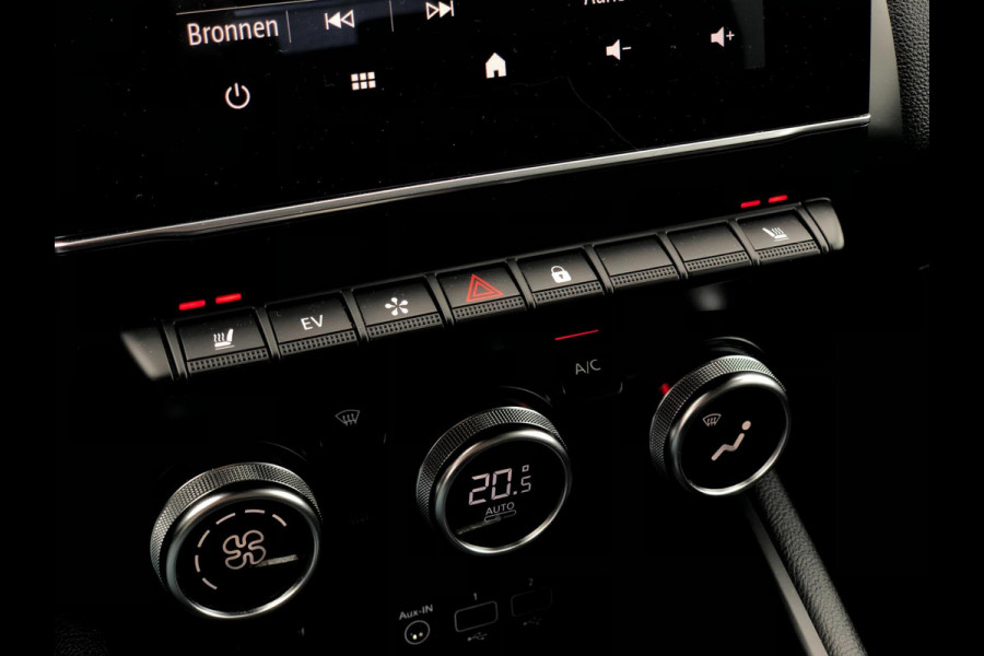 Renault Captur 1.6 E-Tech Plug-in Hybrid 160 Intens | Navi, Camera, Stoel+Stuurverw., Cruise, Half leder, Climate, Virt. Cockp. |