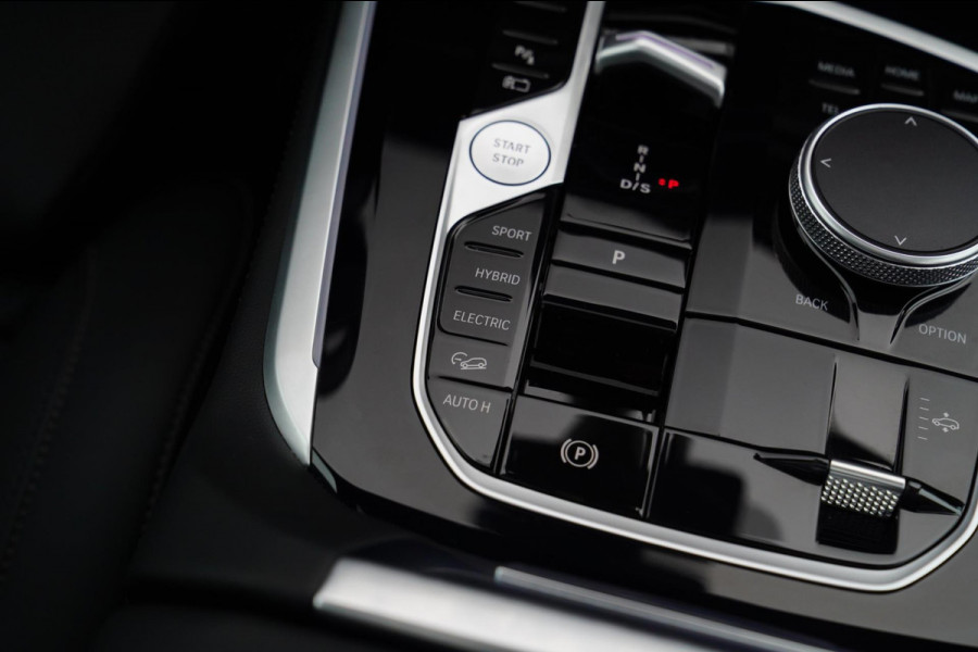 BMW X5 XDrive50e | Panorama | 360 CAM | AR Camera | Adaptieve Cruise | Lane Assist | Trekhaak elektrisch | BTW incl. | HuD |
