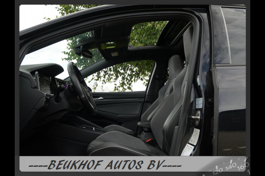 Volkswagen Golf 1.5 eTSI R-Line Pano H&K Audio Cruise Camera