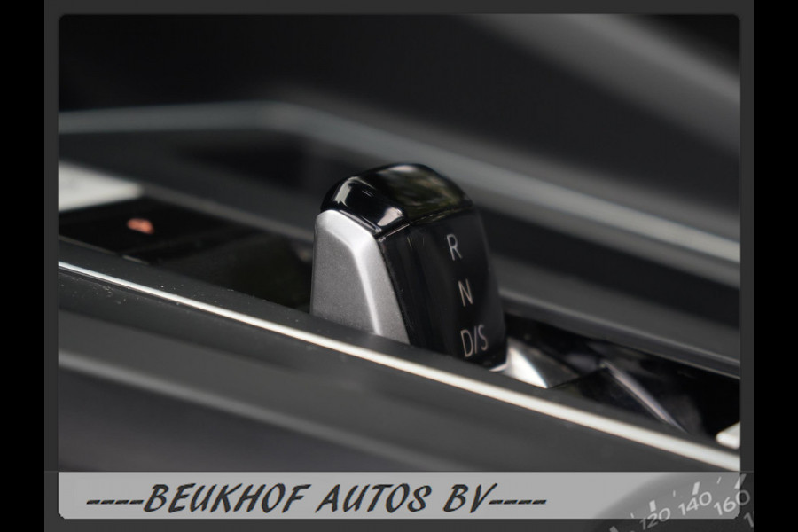 Volkswagen Golf 1.5 eTSI R-Line Pano H&K Audio Cruise Camera