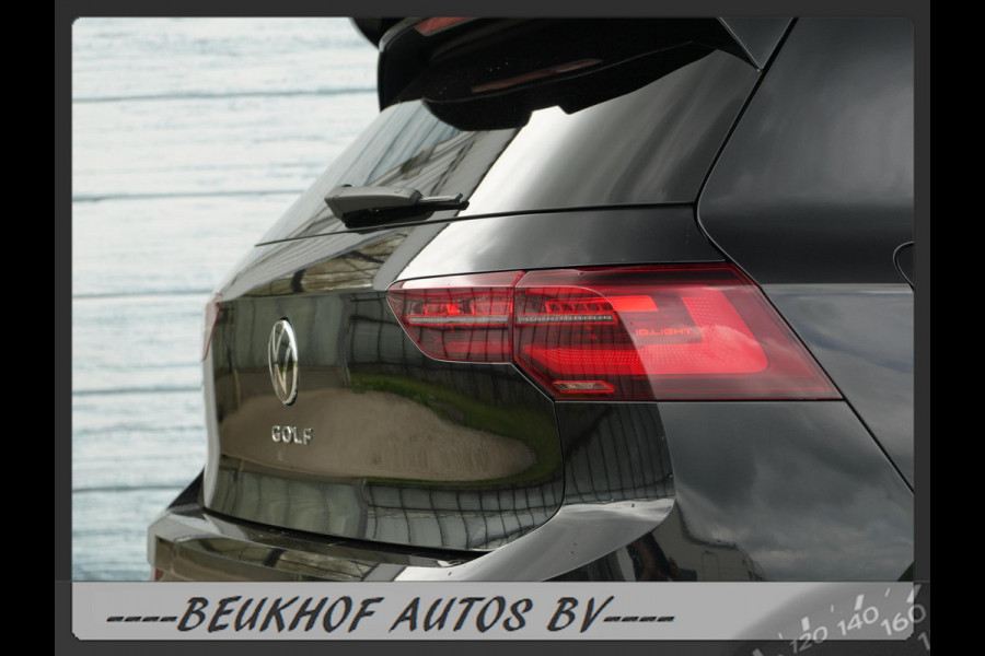 Volkswagen Golf 1.5 eTSI R-Line Pano H&K Audio Cruise Camera