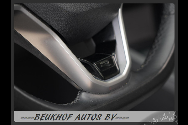 Volkswagen Golf 1.5 eTSI R-Line Pano H&K Audio Cruise Camera