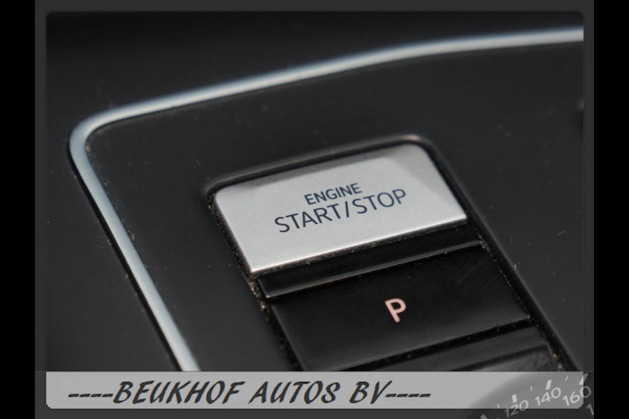Volkswagen Golf 1.5 eTSI R-Line Pano H&K Audio Cruise Camera