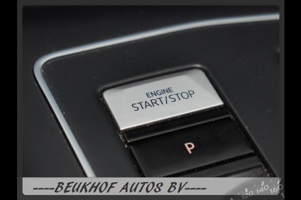 Volkswagen Golf 1.5 eTSI R-Line Pano H&K Audio Cruise Camera