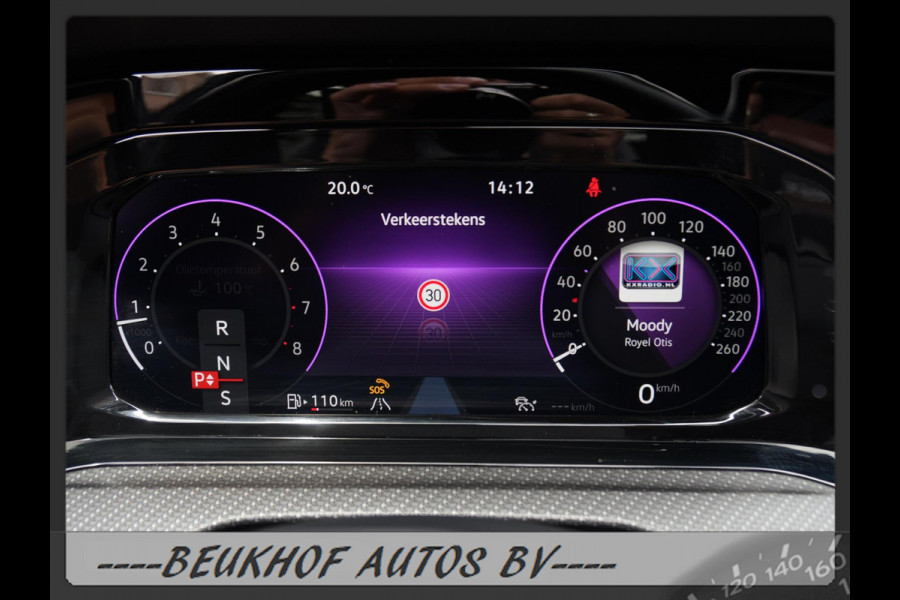 Volkswagen Golf 1.5 eTSI R-Line Pano H&K Audio Cruise Camera