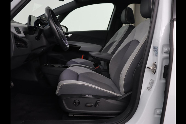 Volkswagen ID.3 First Max 58 kWh | Panoramadak | Head-Up | Stoel & stuurverwarming | Adaptive cruise | Camera | Massage | Elektrische stoelen | Sfeerverlichting | Carplay | Matrix LED