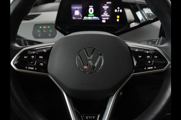 Volkswagen ID.3 First Max 58 kWh | Panoramadak | Head-Up | Stoel & stuurverwarming | Adaptive cruise | Camera | Massage | Elektrische stoelen | Sfeerverlichting | Carplay | Matrix LED