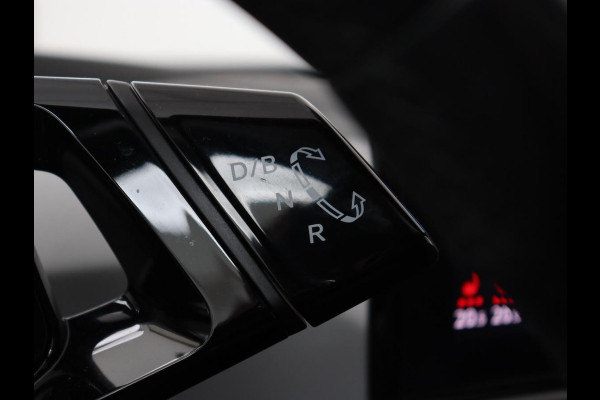 Volkswagen ID.3 First Max 58 kWh | Panoramadak | Head-Up | Stoel & stuurverwarming | Adaptive cruise | Camera | Massage | Elektrische stoelen | Sfeerverlichting | Carplay | Matrix LED