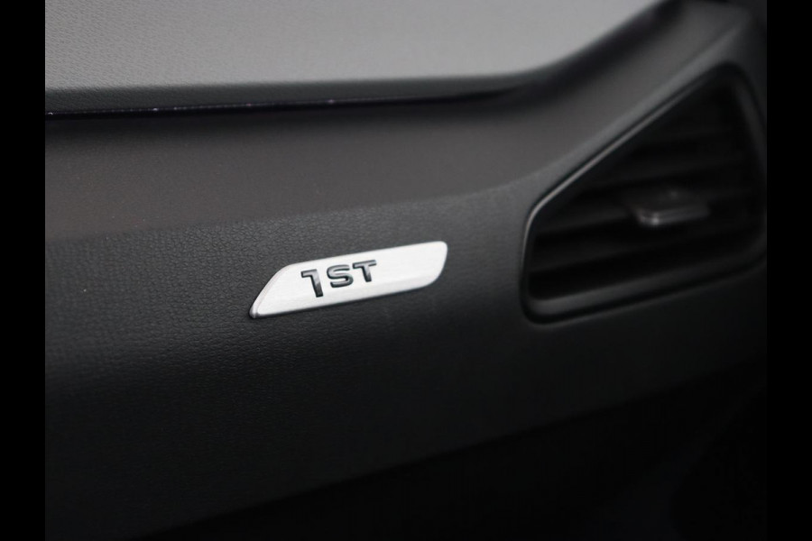 Volkswagen ID.3 First Max 58 kWh | Panoramadak | Head-Up | Stoel & stuurverwarming | Adaptive cruise | Camera | Massage | Elektrische stoelen | Sfeerverlichting | Carplay | Matrix LED