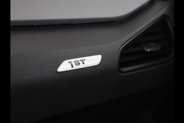 Volkswagen ID.3 First Max 58 kWh | Panoramadak | Head-Up | Stoel & stuurverwarming | Adaptive cruise | Camera | Massage | Elektrische stoelen | Sfeerverlichting | Carplay | Matrix LED