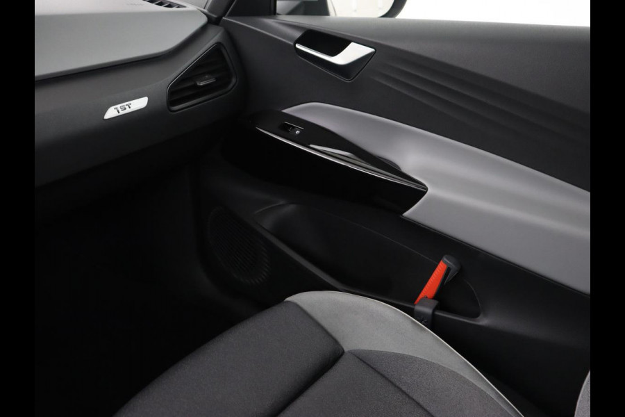 Volkswagen ID.3 First Max 58 kWh | Panoramadak | Head-Up | Stoel & stuurverwarming | Adaptive cruise | Camera | Massage | Elektrische stoelen | Sfeerverlichting | Carplay | Matrix LED