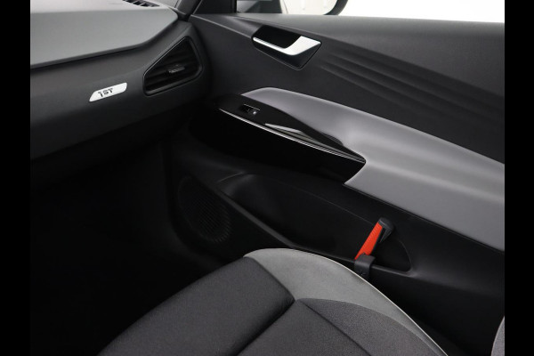 Volkswagen ID.3 First Max 58 kWh | Panoramadak | Head-Up | Stoel & stuurverwarming | Adaptive cruise | Camera | Massage | Elektrische stoelen | Sfeerverlichting | Carplay | Matrix LED