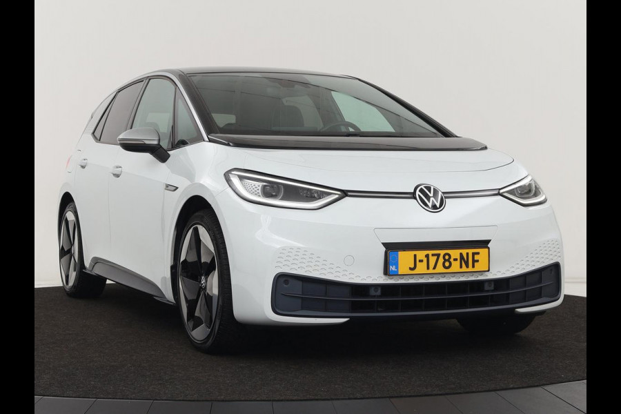 Volkswagen ID.3 First Max 58 kWh | Panoramadak | Head-Up | Stoel & stuurverwarming | Adaptive cruise | Camera | Massage | Elektrische stoelen | Sfeerverlichting | Carplay | Matrix LED