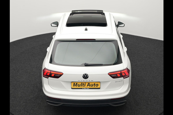 Volkswagen Tiguan TSI eHybrid Plug In Hybrid 245pk Dealer O.H PHEV | Panodak | Adaptive Cruise | Camera | Sportstoelen Verwarmd | IQ Light | Travel Assist | Apple Carplay | Virtual | Navigatie | DAB |