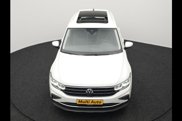 Volkswagen Tiguan TSI eHybrid Plug In Hybrid 245pk Dealer O.H PHEV | Panodak | Adaptive Cruise | Camera | Sportstoelen Verwarmd | IQ Light | Travel Assist | Apple Carplay | Virtual | Navigatie | DAB |