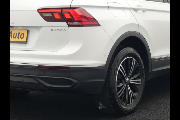 Volkswagen Tiguan TSI eHybrid Plug In Hybrid 245pk Dealer O.H PHEV | Panodak | Adaptive Cruise | Camera | Sportstoelen Verwarmd | IQ Light | Travel Assist | Apple Carplay | Virtual | Navigatie | DAB |