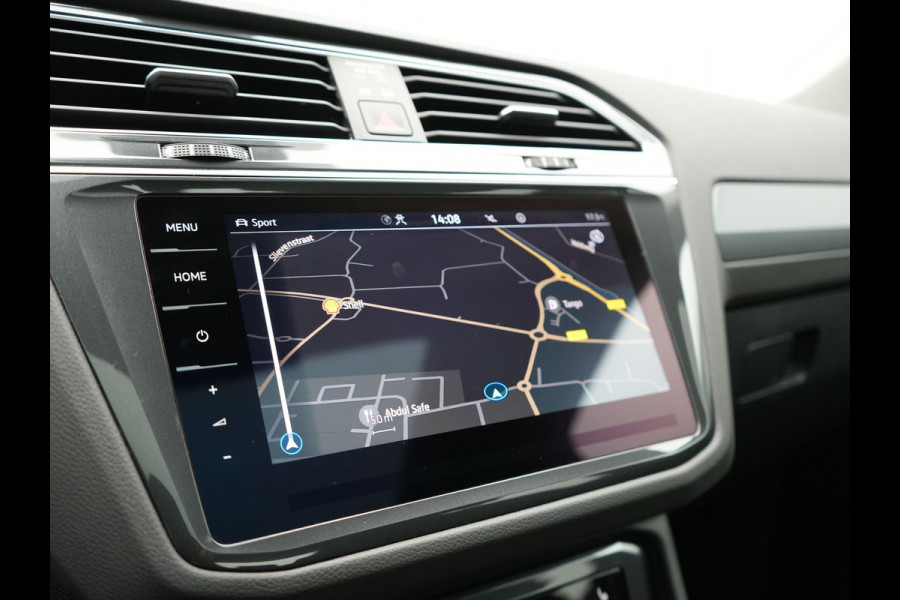 Volkswagen Tiguan TSI eHybrid Plug In Hybrid 245pk Dealer O.H PHEV | Panodak | Adaptive Cruise | Camera | Sportstoelen Verwarmd | IQ Light | Travel Assist | Apple Carplay | Virtual | Navigatie | DAB |