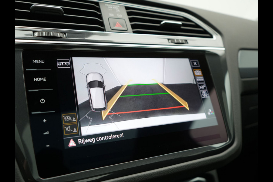 Volkswagen Tiguan TSI eHybrid Plug In Hybrid 245pk Dealer O.H PHEV | Panodak | Adaptive Cruise | Camera | Sportstoelen Verwarmd | IQ Light | Travel Assist | Apple Carplay | Virtual | Navigatie | DAB |