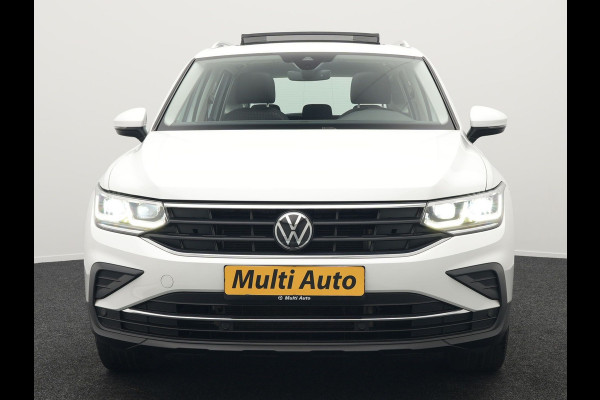 Volkswagen Tiguan TSI eHybrid Plug In Hybrid 245pk Dealer O.H PHEV | Panodak | Adaptive Cruise | Camera | Sportstoelen Verwarmd | IQ Light | Travel Assist | Apple Carplay | Virtual | Navigatie | DAB |