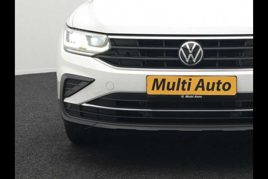 Volkswagen Tiguan TSI eHybrid Plug In Hybrid 245pk Dealer O.H PHEV | Panodak | Adaptive Cruise | Camera | Sportstoelen Verwarmd | IQ Light | Travel Assist | Apple Carplay | Virtual | Navigatie | DAB |