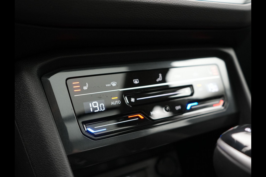 Volkswagen Tiguan TSI eHybrid Plug In Hybrid 245pk Dealer O.H PHEV | Panodak | Adaptive Cruise | Camera | Sportstoelen Verwarmd | IQ Light | Travel Assist | Apple Carplay | Virtual | Navigatie | DAB |