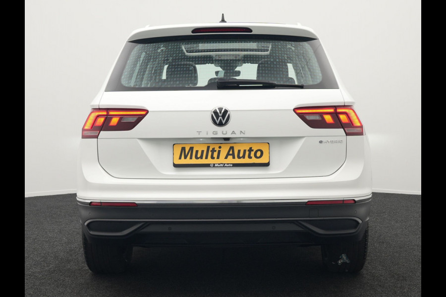 Volkswagen Tiguan TSI eHybrid Plug In Hybrid 245pk Dealer O.H PHEV | Panodak | Adaptive Cruise | Camera | Sportstoelen Verwarmd | IQ Light | Travel Assist | Apple Carplay | Virtual | Navigatie | DAB |
