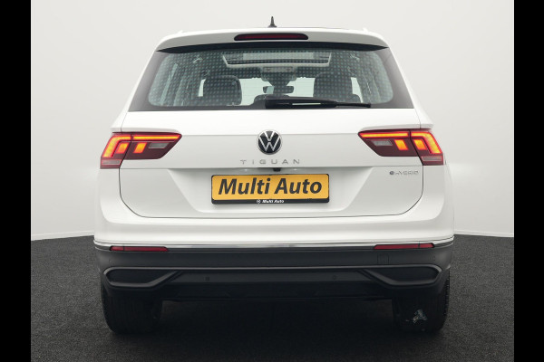 Volkswagen Tiguan TSI eHybrid Plug In Hybrid 245pk Dealer O.H PHEV | Panodak | Adaptive Cruise | Camera | Sportstoelen Verwarmd | IQ Light | Travel Assist | Apple Carplay | Virtual | Navigatie | DAB |