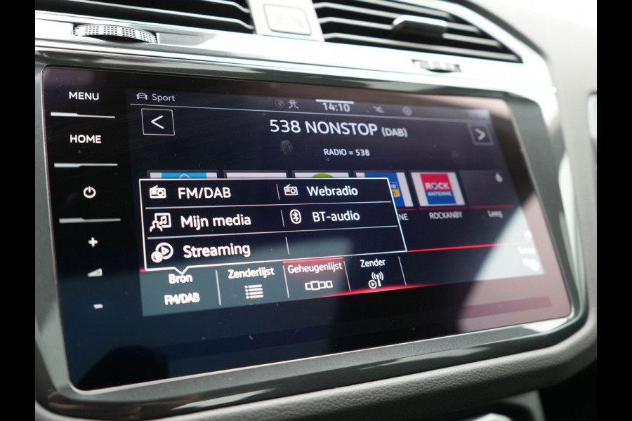 Volkswagen Tiguan TSI eHybrid Plug In Hybrid 245pk Dealer O.H PHEV | Panodak | Adaptive Cruise | Camera | Sportstoelen Verwarmd | IQ Light | Travel Assist | Apple Carplay | Virtual | Navigatie | DAB |