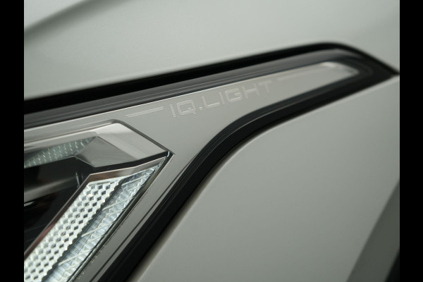 Volkswagen Tiguan TSI eHybrid Plug In Hybrid 245pk Dealer O.H PHEV | Panodak | Adaptive Cruise | Camera | Sportstoelen Verwarmd | IQ Light | Travel Assist | Apple Carplay | Virtual | Navigatie | DAB |