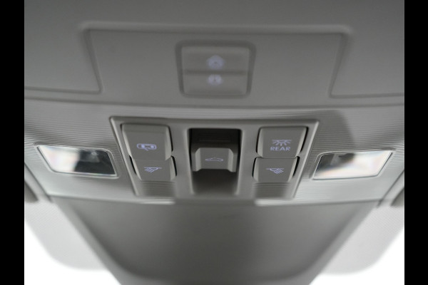 Volkswagen Tiguan TSI eHybrid Plug In Hybrid 245pk Dealer O.H PHEV | Panodak | Adaptive Cruise | Camera | Sportstoelen Verwarmd | IQ Light | Travel Assist | Apple Carplay | Virtual | Navigatie | DAB |